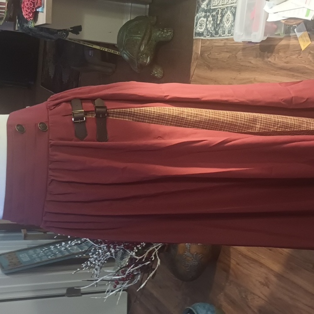 A New Elegant Women's Skirt in Red With A Buckle And Two Button Size XL